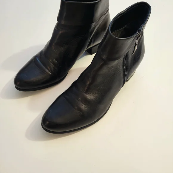 Spring Step "Stockholm" Black Leather Ankle Boots - Picture 2 of 8